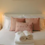 Wicalia Shortstays * Mem Martins